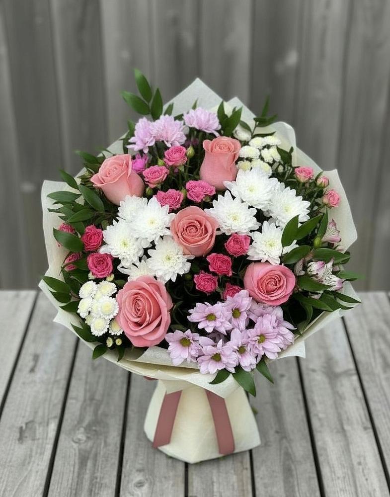 Букет цветов из: Альстромерии, Гвоздики, Розы и Хризантемы в Майском