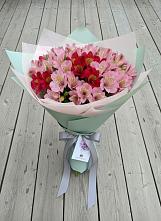 Букет цветов из:  Альстромерии в Майском