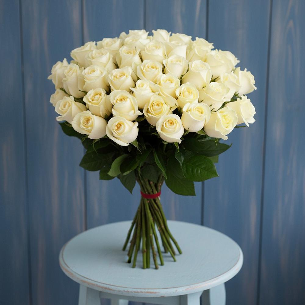 Букет 51 Белая роза Эдлесс Лав в Майском