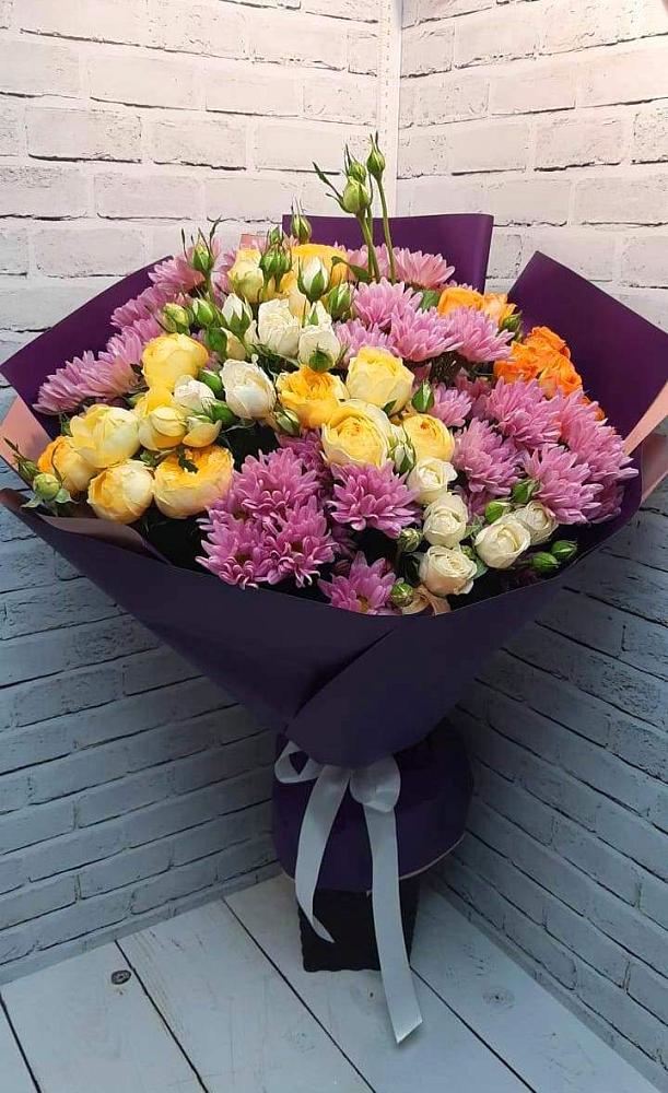Букет цветов из: Хризантемы и Розы в Майском