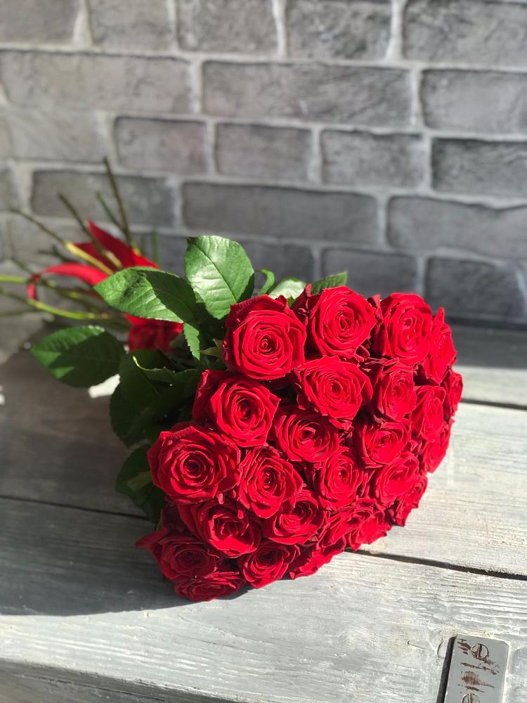 Букет Красные розы Фридом в Майском