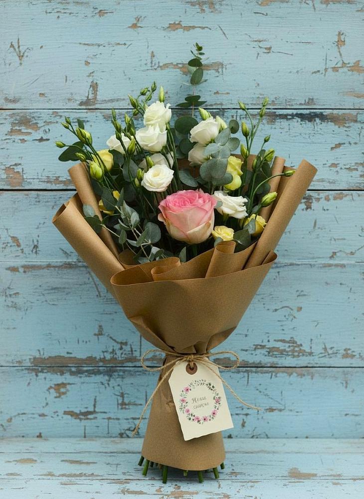 Букет цветов из: Розы и Лизиантусы в Майском