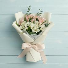 Букет цветов из:  Альстромерии в Майском