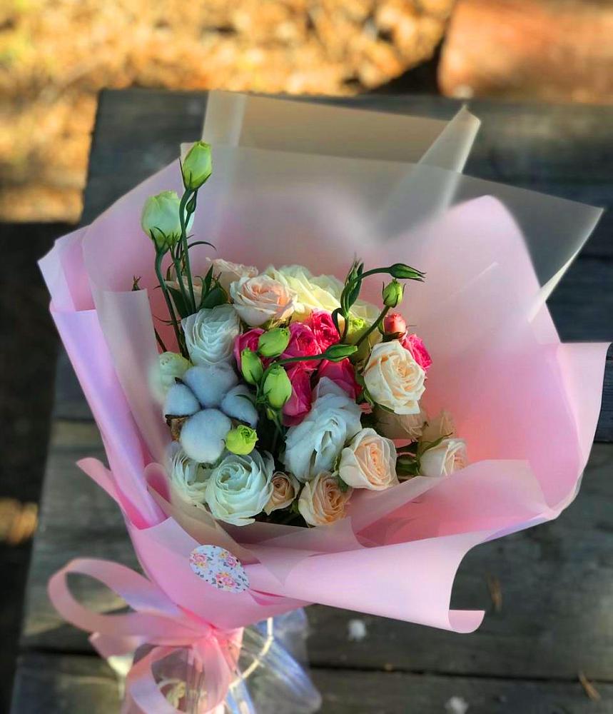 Букет цветов из: Розы и Лизиантусы в Майском