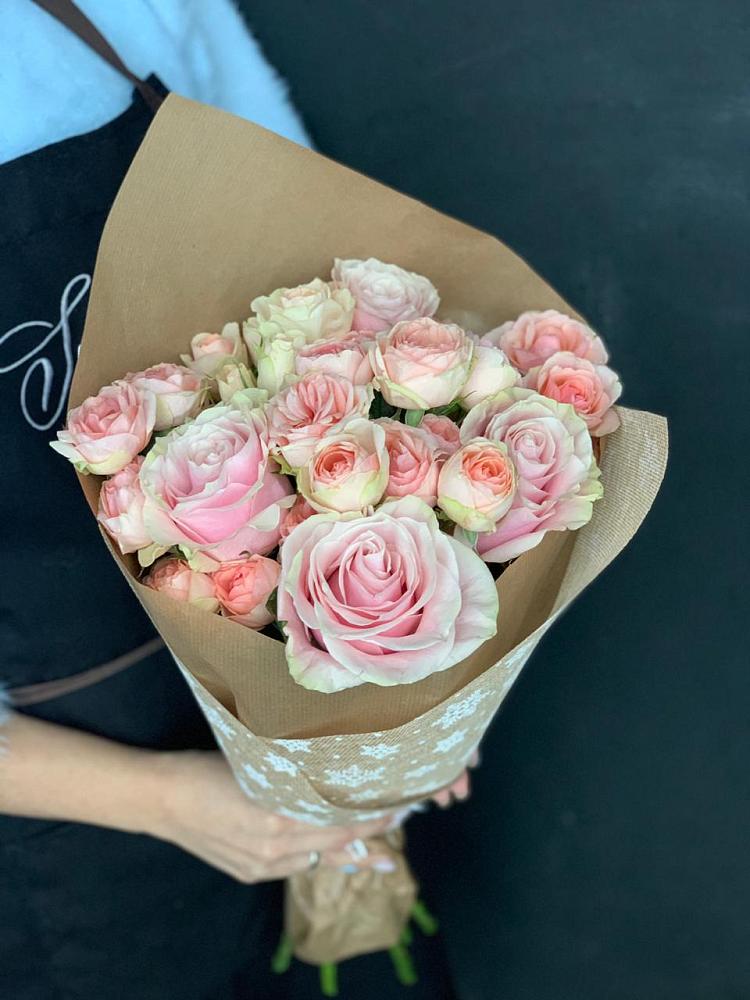 Букет цветов из: Хризантемы и Розы в Майском