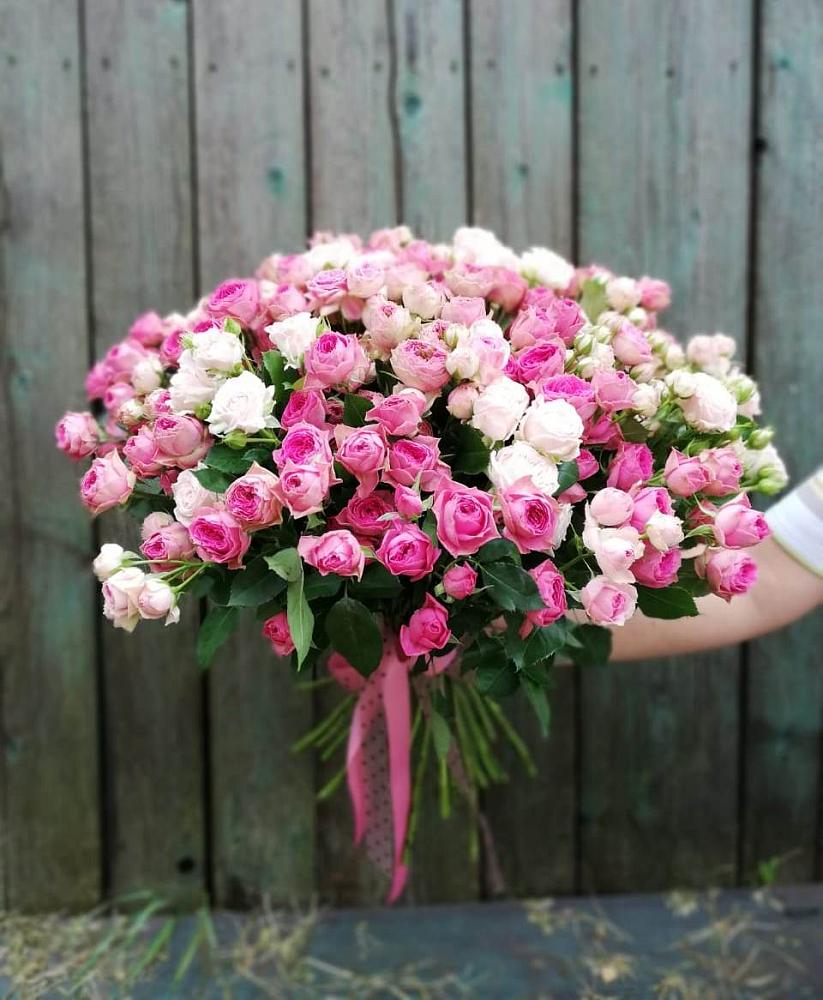 Букет Розовые кустовые розы Натали и Лав Лидия в Майском