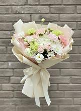 Букет цветов из:  Гвоздики, Розы, Лизиантусы и Хризантемы в Майском