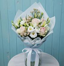 Букет цветов из:  Розы и Лизиантусы в Майском