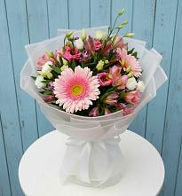 Букет цветов из:  Герберы, Альстромерии и Лизиантусы в Майском