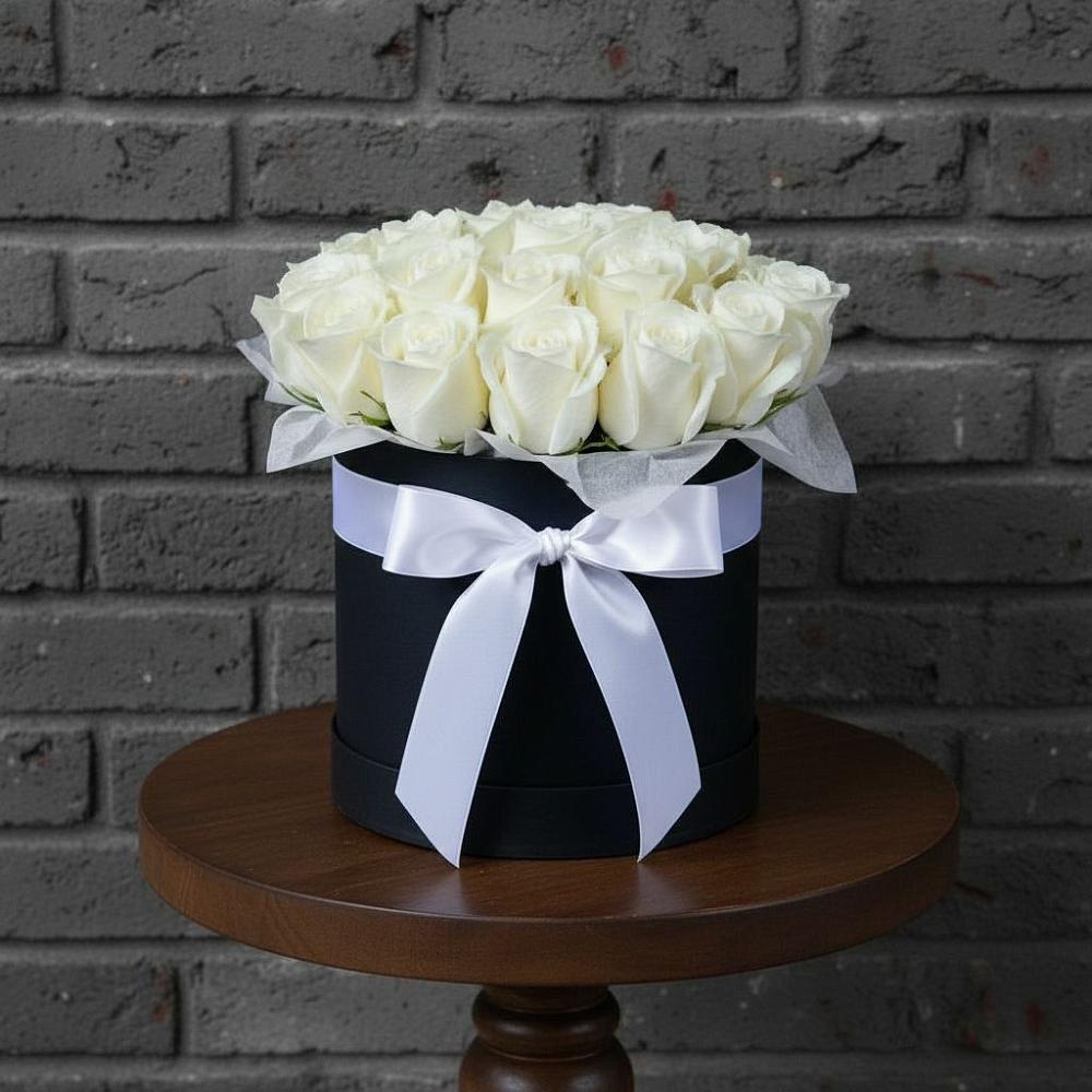 Цветочная композиция из Розы в шляпной коробке в Майском