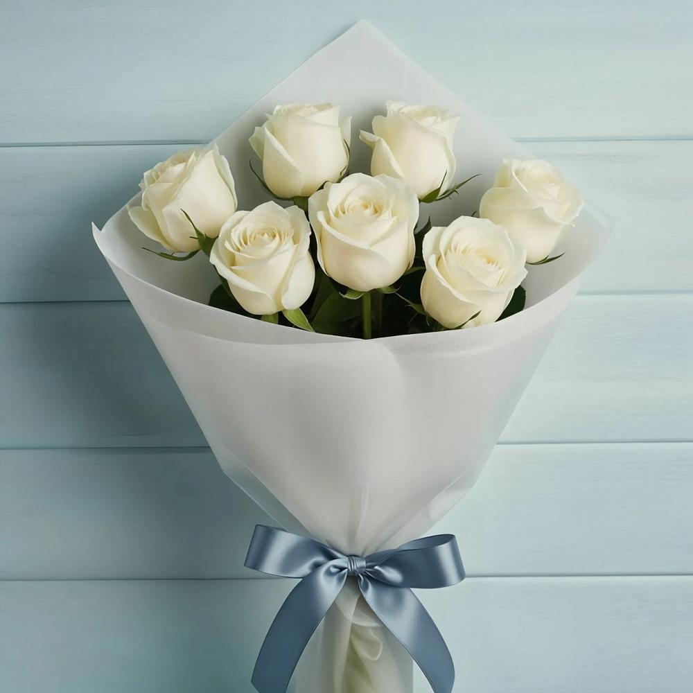 Букет 7 Белых роз Эдлесс Лав в Майском