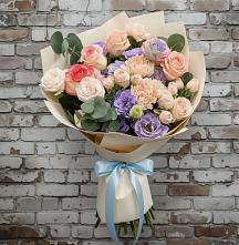 Букет цветов из:  Розы, Лизиантусы и Гвоздики в Майском