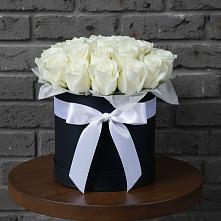 Цветочная композиция из Розы в шляпной коробке в Майском