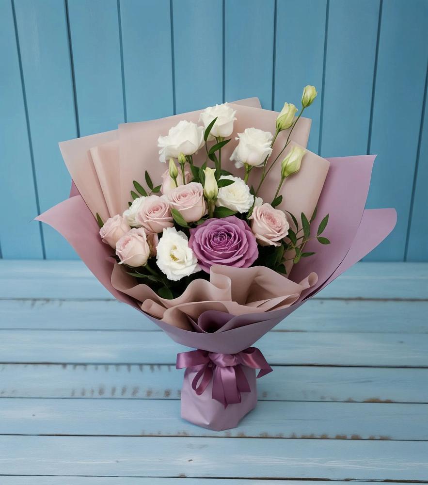 Букет цветов из: Розы и Лизиантусы в Майском