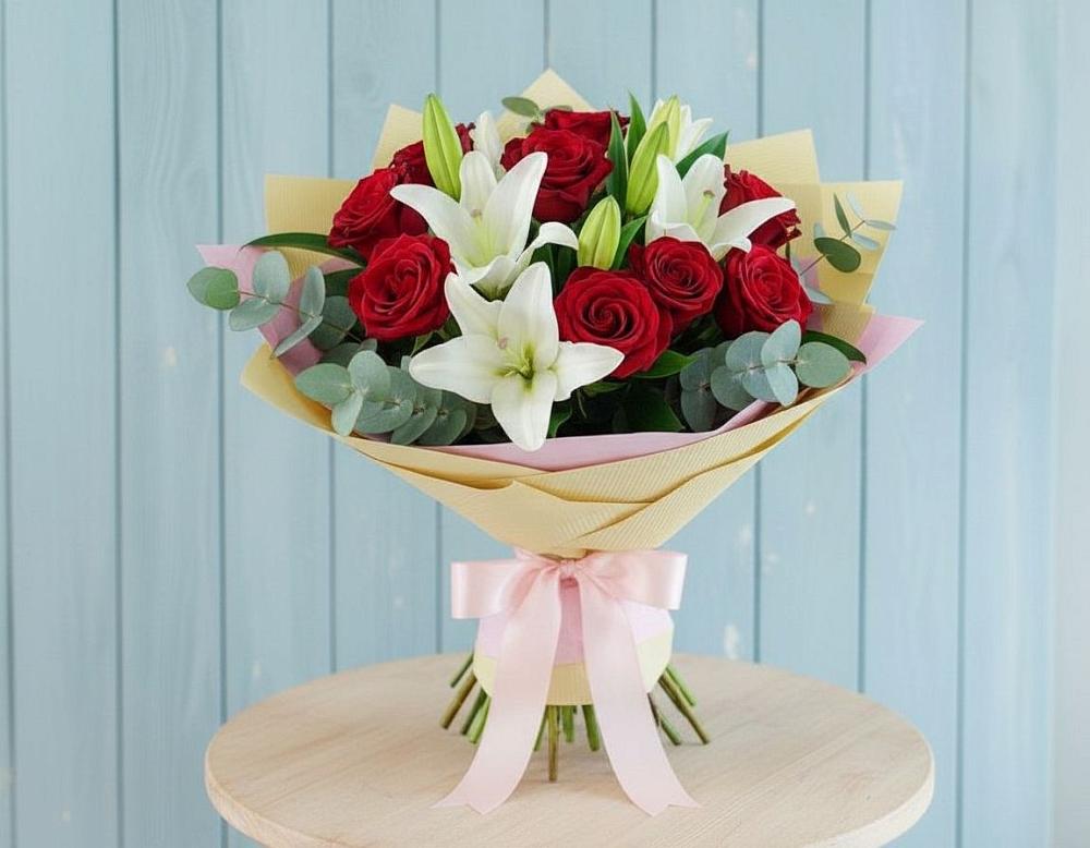 Букет цветов из: Лилии и Розы в Майском